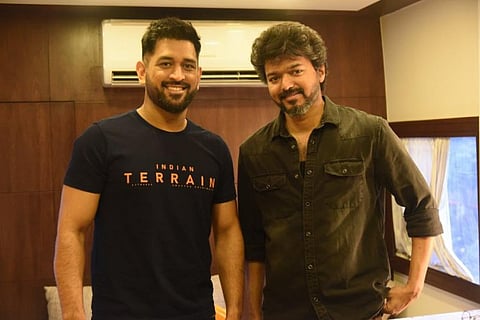 'தல’ தோனியை சந்தித்து பேசினார் ’தளபதி’ விஜய்!