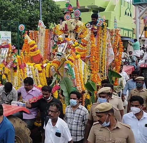 ஓ.பன்னீர்செல்வத்தின் மனைவி உடல் பெரியகுளத்தில் தகனம்