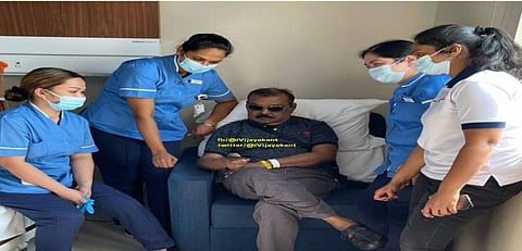 நான் நலமாக இருக்கிறேன் செவிலியர்களுடன் சத்ரியன் படம் பார்க்கும் புகைப்படத்தை வெளியிட்ட விஜயகாந்த்...