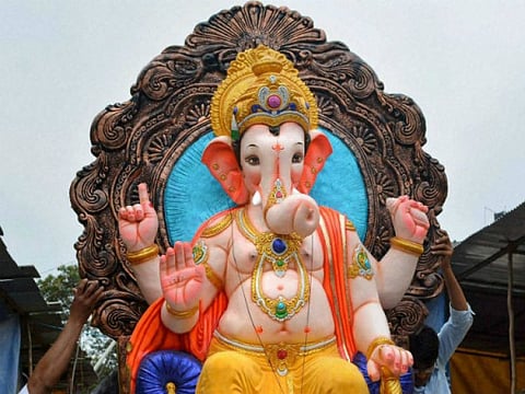 தடையை மீறி பொது இடங்களில் சிலை வைத்தால் கடும் நடவடிக்கை எடுக்கப்படும்- தமிழக அரசு எச்சரிக்கை