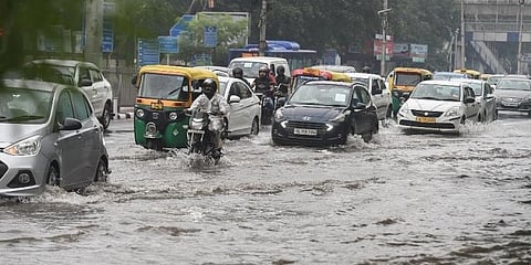டெல்லியில் 46 ஆண்டுகளில் இல்லாத அளவுக்கு பருவ மழை கொட்டி தீர்த்த கனமழை...