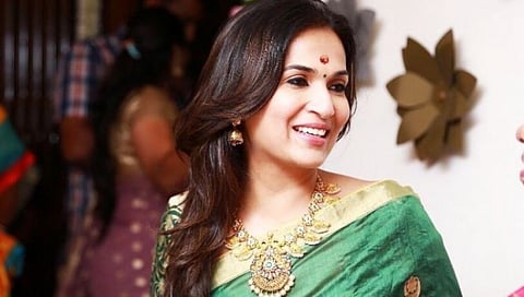 மணிரத்தினத்திற்கு போட்டியாக களம் இறங்கும் சௌந்தா்யா ரஜினிகாந்த்..!!