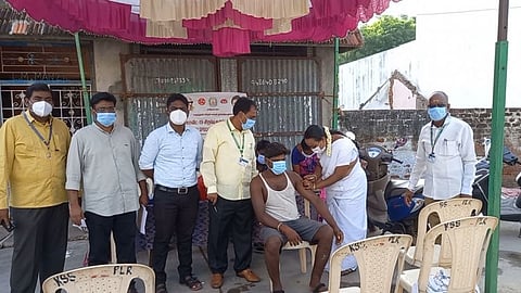 போளூரில் மெகா கொரோனா தடுப்பூசி முகாம்... தடுப்பூசி போட பொதுமக்கள் வந்த மக்கள்...