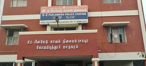 காரில் சிக்கி இழுத்துவரப்பட்ட பெண் சடலம்... விபத்தை ஏற்படுத்திய கார் டிரைவர் கைது...