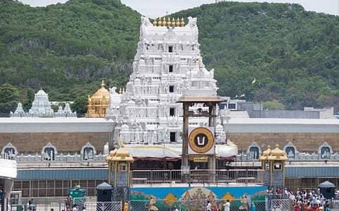 திருப்பதி கோவிலில் இன்று முதல் 8 ஆயிரம் பக்தர்களுக்கு இலவச தரிசன டோக்கன்- தேவஸ்தானம் அறிவிப்பு