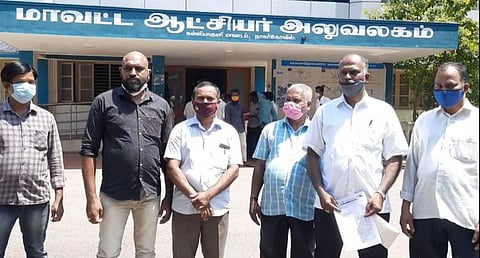 டாஸ்மாக் கடைகளில் ஆய்வு என்ற பெயரில் மிரட்டி பண வசூல்... மாவட்ட ஆட்சியரிடம் மனு அளித்த ஊழியர்கள்...