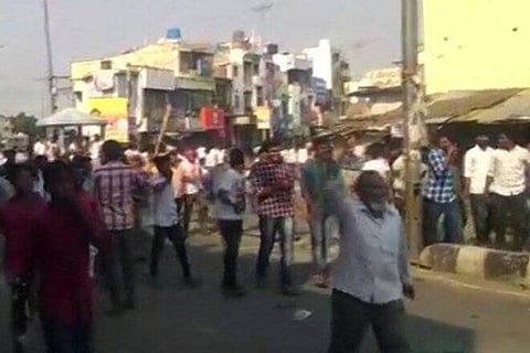 விநாயகர் சிலை கரைப்பின்போது கலவரம்: ஒய்.எஸ்.ஆர் காங்கிரஸ் - தெலுங்கு தேசம் கட்சியினரிடையே மோதல்