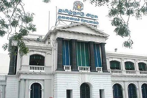தமிழ்நாட்டில் இரு மொழிக் கொள்கையே தொடரும்.. உயர் நீதிமன்றத்தில் தமிழக அரசு திட்டவட்டம்!
