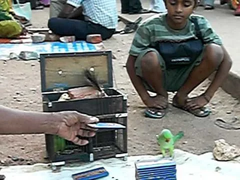ஜோசியர் சொன்னதால் வீதியில் வீசிய முதியவர்... சிலைகள் கண்டெடுக்கப்பட்ட வழக்கில் திருப்பம்...