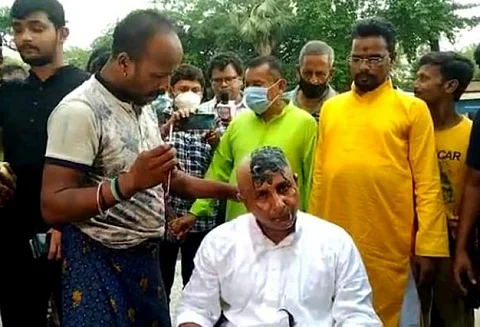 பாஜக-வில் இணைந்தது குற்றம்- மொட்டை அடித்து பிராயசித்தம் தேடிய எம்.எல்.ஏ