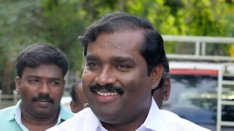 வேல்முருகன் நீதிமன்றத்தில் ஆஜர்... சுங்கச்சாவடி அடித்து நொறுக்கப்பட்ட வழக்கு...