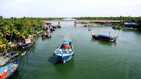 சட்டவிரோதமாக தப்பிய 64 இலங்கை அகதிகள்.... இண்டர்போல் உதவியை நாடியது தமிழக காவல்துறை...