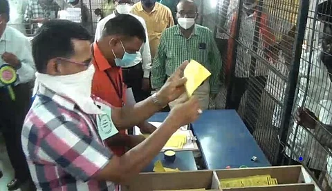 தபால்வாக்கு பெட்டி சாவியை தொலைத்து அதிகாரிகள் மீது நடவடிக்கை எடுக்கப்படும்…