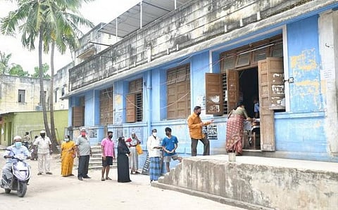 காலை 8 மணி முதல் மாலை 7 மணி வரை ரேஷன் கடைகள் திறக்க உத்தரவு