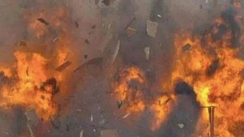 மசூதியில் குண்டுவெடிப்பு -10 க்கும் மேற்பட்டோர் பலி