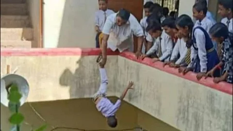 மாணவனை தலை கீழாக தொங்கவிட்ட பள்ளி முதல்வர்... நடவடிக்கை எடுக்க மாவட்ட ஆட்சியர் உத்தரவு...