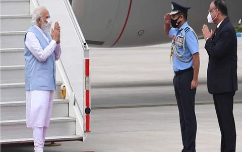 சுற்றுபயணத்தை முடித்துக்கொண்டு நாடு திரும்பினார் பிரதமர் மோடி...