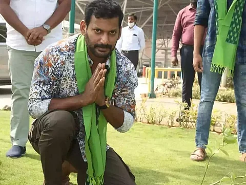 ஏழுமலையான தரிசிக்க நடிகர் விஷால் பாதயாத்திரை.!!