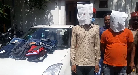 துணிக்கடையில் ரூ.3 லட்சம் மதிப்பிலான ஆடைகளை திருடி சென்ற ராஜஸ்தான் வாலிபர்கள் கைது
