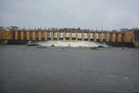 கனமழை காரணமாக, பூண்டி, செம்பரம்பாக்கம் மற்றும் புழல் ஏரிகளில் உபரி நீர் வெளியேற்றம்...