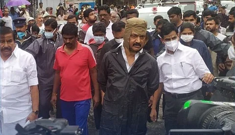 மழை, வெள்ளத்தால் பாதிக்கப்பட்ட பகுதிகளில் நிவாரண பணிகளை துரிதப்படுத்த முதலமைச்சர் மு.க.ஸ்டாலின் உத்தரவு...