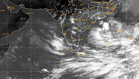 உருவானது காற்றழுத்த தாழ்வு பகுதி... மீனவர்களுக்கு வானிலை மையம் எச்சரிக்கை...