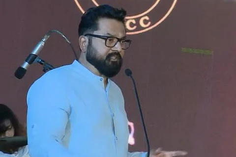 இறைவன் புனித்துக்குப் பதிலாக என்னை எடுத்துக் கொண்டிருக்கலாம்...சரத்குமார் உருக்கமான பேச்சு