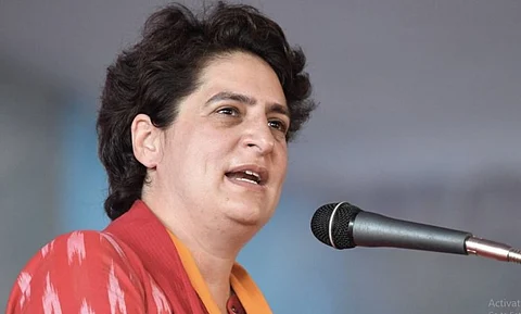நாட்டில் மக்கள் வாழ்வதற்கு அதிக விலை கொடுக்க வேண்டும் ...பிரியங்கா காந்தி ட்வீட் ..!