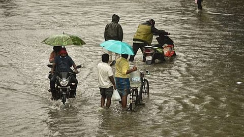 சென்னை, செங்கல்பட்டு, காஞ்சிபுரம் மாவட்டங்களில் இன்று கன முதல் மிக கனமழை எச்சரிக்கை...