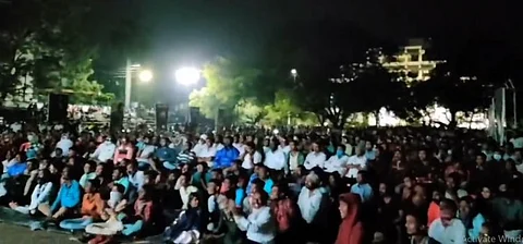 பொதுவெளியில் திரையிடப்பட்ட ஜெய்பீம் திரைப்படம்...ஆர்வமுடம் கண்டுகளித்த பொதுமக்கள்....!