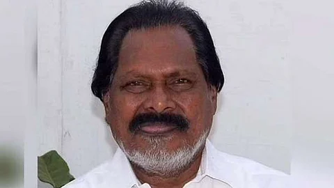 அ.தி.மு.க.வின் தற்காலிக அவைத்தலைர் தமிழ்மகன் உசேன் யார்..?