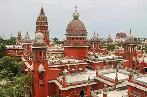 ராம்குமார் மரணம் தொடர்பான வழக்கு....மாநில மனித உரிமை ஆணையம் விசாரிக்க தடை.... உயர்நீதிமன்றம்....!