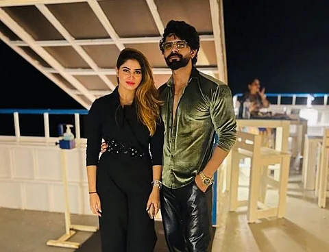 பாலாஜியின் பிறந்தநாளில் அம்மாவோடு கலந்துகொண்ட ஷிவானி: இணையத்தில் வைரலாகும் புகைப்படம்...