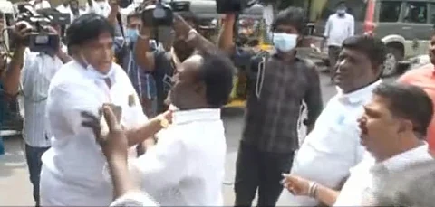 அதிமுக ஒருங்கிணைப்பாளர் பதவிக்கு மனுதாக்கல் செய்ய வந்த நிர்வாகி: விரட்டியடித்த அதிமுக தொண்டர்கள்...