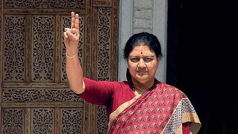அதிமுக பொதுச்செயலாளர் பெயரில் அறிக்கை வெளியிட்டு முதலமைச்சர் மு.க.ஸ்டாலினுக்கு கேள்வி எழுப்பிய சசிகலா...
