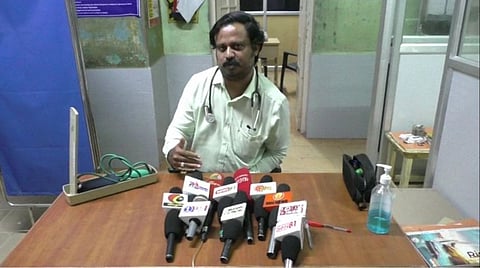 மின்சாரம் தாக்கி தூக்கி வீசப்பட்ட சிறுமி...!போராடிக் காப்பாற்றிய அரசு மருத்துவர்களுக்கு குவியும் பாராட்டு...