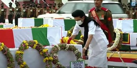 பிபின் ராவத் உடலுக்கு முதலமைச்சர் மு.க.ஸ்டாலின் அஞ்சலி...