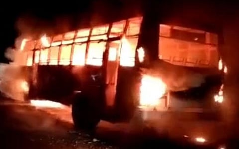 புதுக்கோட்டையில் பேருந்தும், இருசக்கர வாகனமும் நேருக்கு நேர் மோதி விபத்து..!