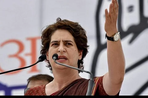 விளம்பரத்திற்கு விரயம் செய்யும் பணத்தை ஏன் விவசாயிகளுக்கு வழங்கக்கூடாது: பிரியங்கா காந்தி கேள்வி ...