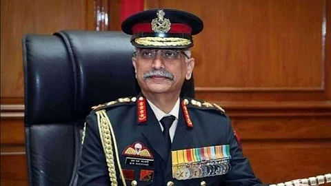 முப்படைகளின் தற்காலிக தலைமை தளபதியாக நரவனே நியமனம்...