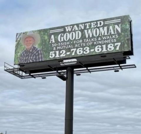 ”நல்ல பெண் தேவை “ ரோட்டில் விளம்பர பலகை வைத்த முதியவர்!!