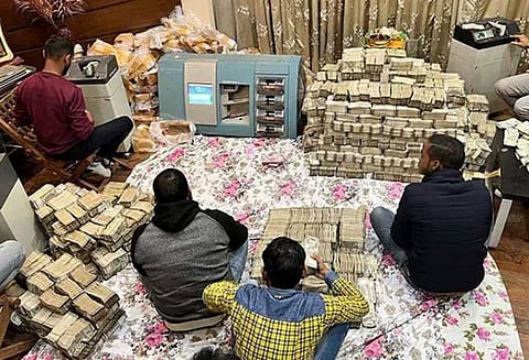 தொழில் அதிபர் வீட்டில் 150 கோடி பணம் பறிமுதல்... பணத்தை பாதுகாக்க துணை ராணுவப்படை குவிப்பு...