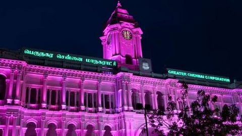 அய்யோ!! எங்க போனாலும் வளச்சு வளச்சு புடிக்கிறாய்ங்களே....ஓடுடா...புல்லட்டு பாண்டி....