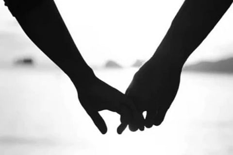 அண்ணன் தங்கச்சி இடையே தகாத உறவு!!வீட்டார் எதிர்த்ததால் தற்கொலை...