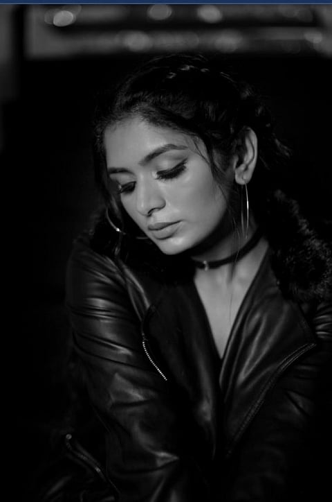 பிளாக் அண்ட் வொயிட்டில் அதிதி ஷங்கரின் கலக்கல் போட்டொஷூட்..!