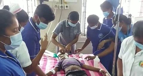 துப்பாக்கிச்சுடும் பயிற்சியின் போது விபரீதம்... குறி தவறிய தோட்டா சிறுவனின் தலையில் பாய்ந்தது...