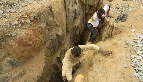 சுரங்கம் இடிந்து விழுந்ததில் 38 பேர் உயிரிழப்பு ...