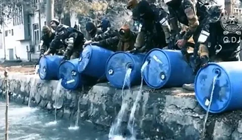 3,000 லிட்டர் மதுவை அழித்த தாலிபான்கள்..! உலக நாடுகள் ஆச்சரியம்