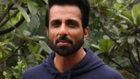 நடிகர் சோனு சூட் நியமனத்தை திரும்ப பெற்றது இந்திய தேர்தல் ஆணையம்!