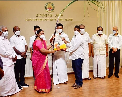 தரமான முறையில் பொங்கல் பரிசு தொகுப்பு வழங்குவதை உறுதி செய்ய வேண்டும் : முதலமைச்சர் உத்தரவு...